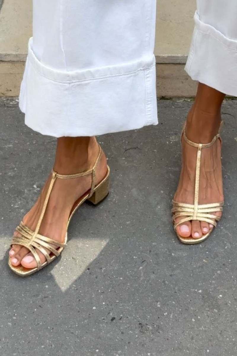 Allegra | Sandalias doradas. Elegancia para el día a día