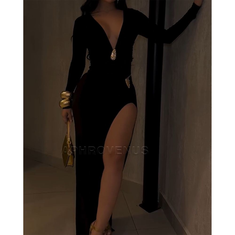 Lara - Elegante maxivestido ajustado con escote en V profundo y mangas largas fruncidas