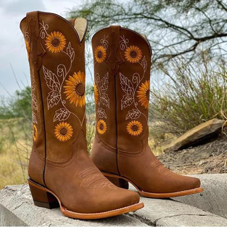 BOTAS WESTERN CON BORDADOS DE GIRASOLES