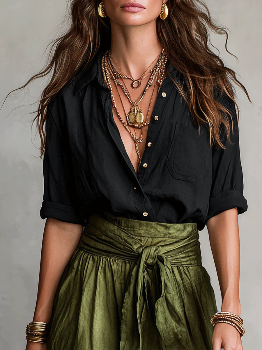 Vera | Conjunto de dos piezas: camisa negra y falda verde oliva